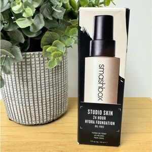 Smashbox Studio Skin 24 hr Hydra Foundation - Shade 0.3